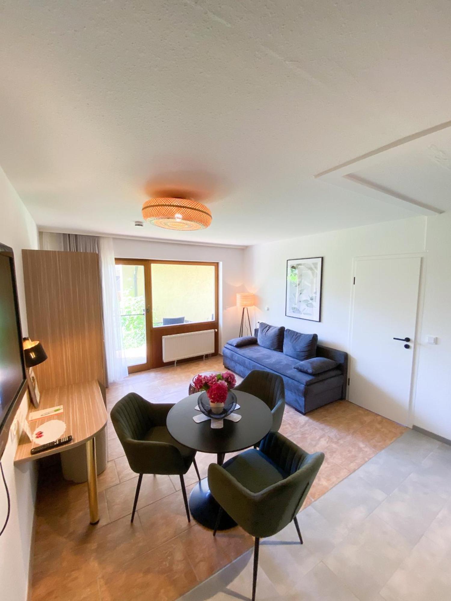 Wohlfuehlhotel Sonnengarten ユーバーリンゲン エクステリア 写真