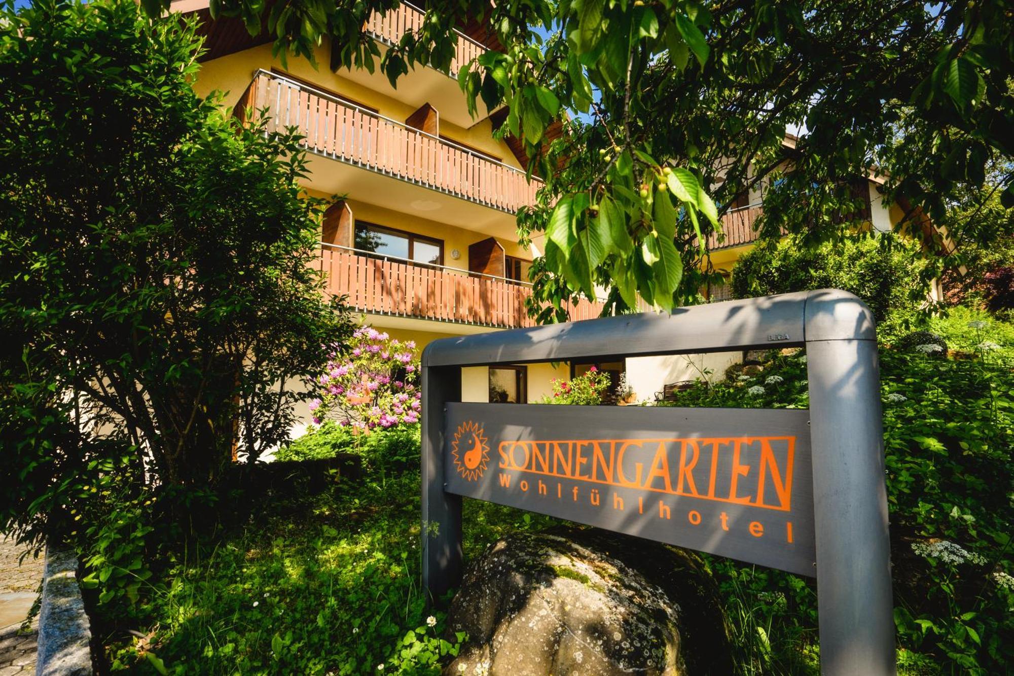 Wohlfuehlhotel Sonnengarten ユーバーリンゲン エクステリア 写真