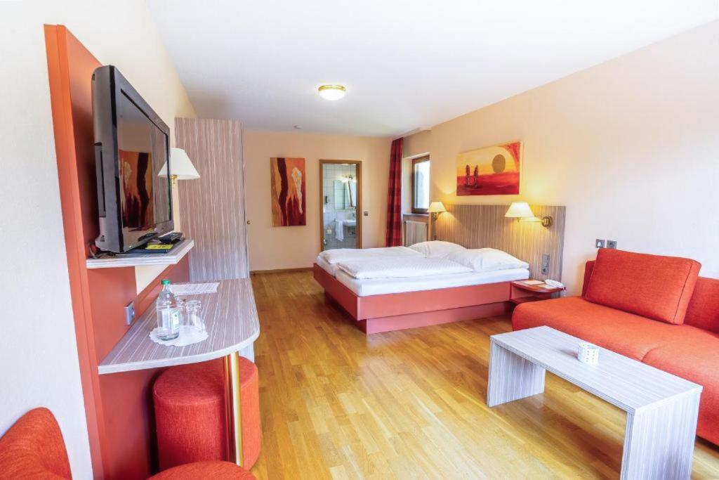 Wohlfuehlhotel Sonnengarten ユーバーリンゲン エクステリア 写真